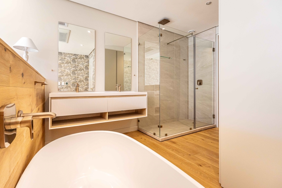 4 Bedroom Property for Sale in Fresnaye Western Cape